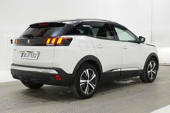 Peugeot 3008 2 of 5