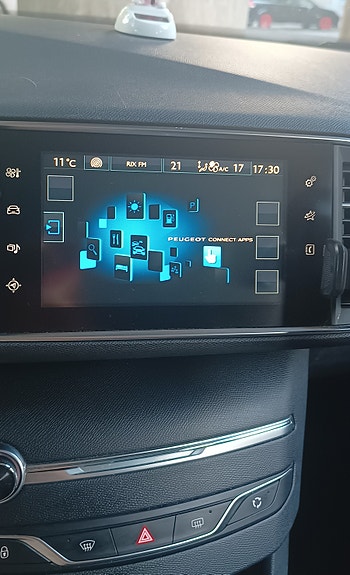 Peugeot 308 SW 3 of 10
