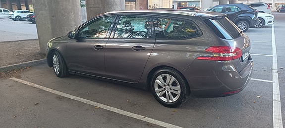 Peugeot 308 SW 7 of 10