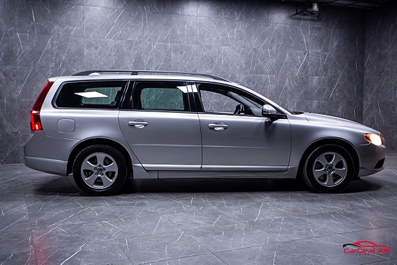 Volvo V70 9 of 21