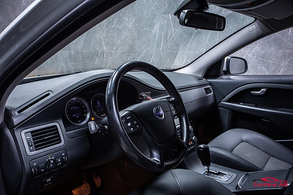 Volvo V70 11 of 21