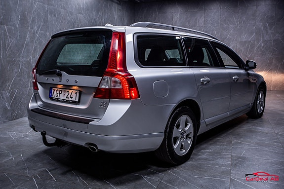Volvo V70 8 of 21