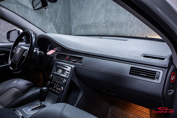 Volvo V70 13 of 21