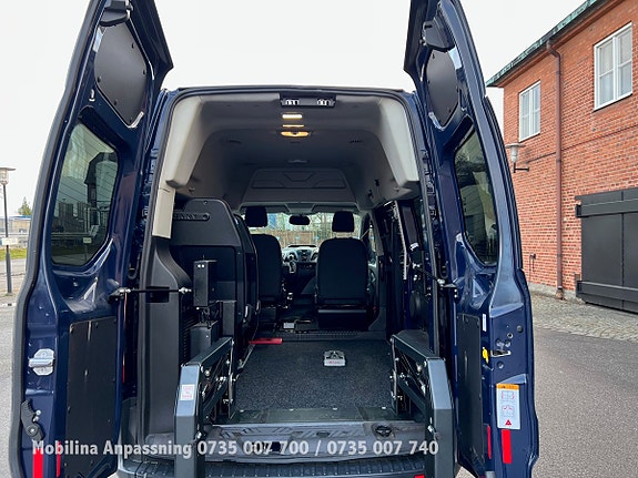 Ford Transit Custom 18 of 26