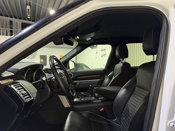 Land Rover Discovery 13 of 23