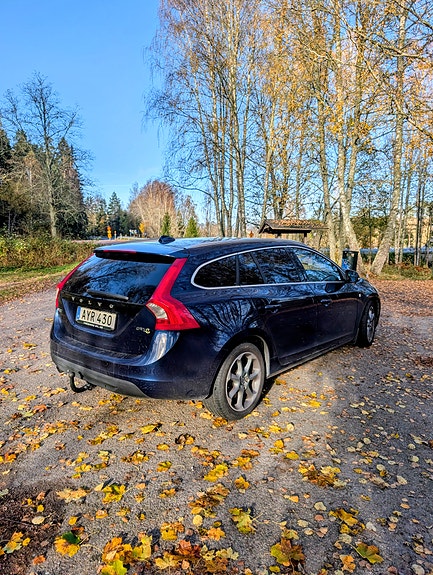 Volvo V60 3 of 5