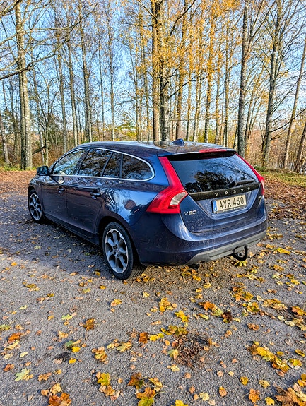 Volvo V60 4 of 5