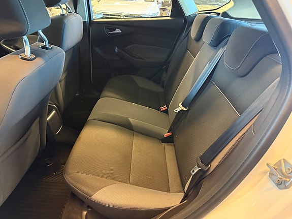 Ford Focus 7 of 11