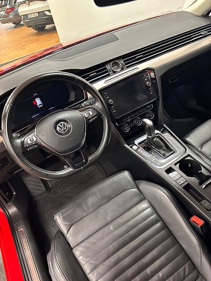 Volkswagen Passat 11 of 20