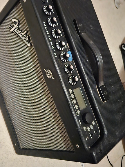 Fender mustang 3