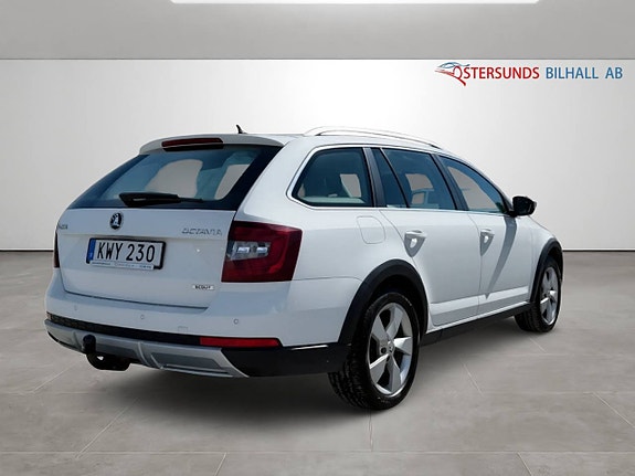 Skoda Octavia Scout 8 of 11