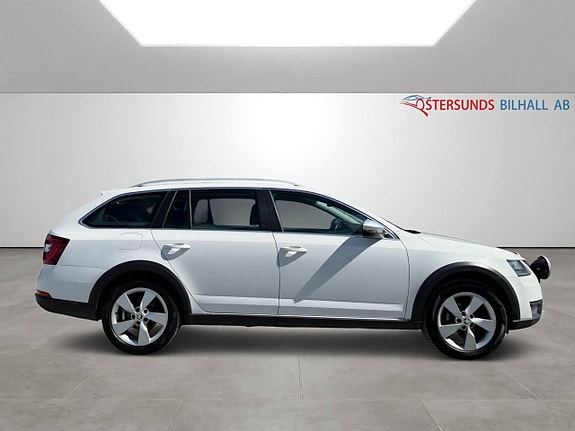 Skoda Octavia Scout 6 of 11