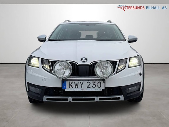 Skoda Octavia 2 of 5