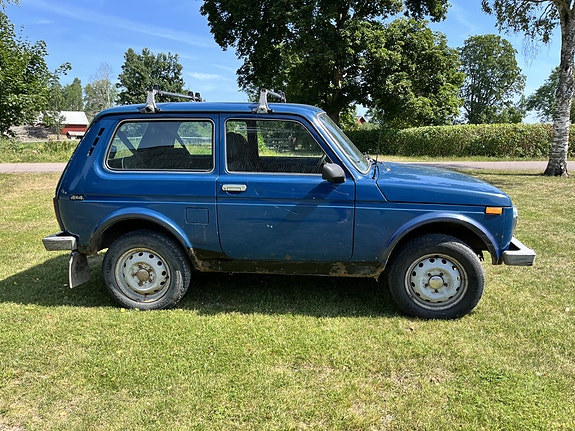 Lada Niva 3 of 5