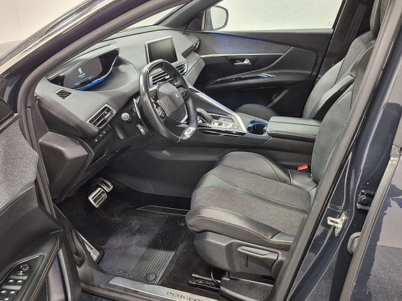 Peugeot 3008 2 of 5