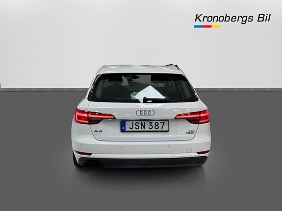 Audi A4 5 of 5