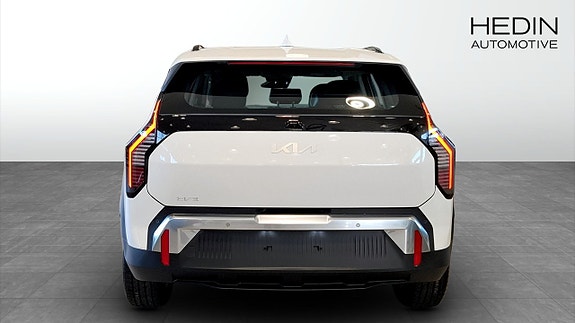 Kia EV3 7 of 12