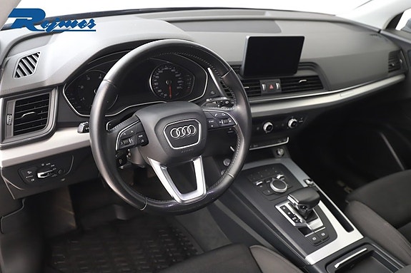 Audi Q5 2 of 5