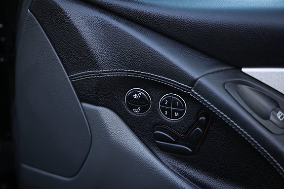 Mercedes-Benz SL55 15 of 17