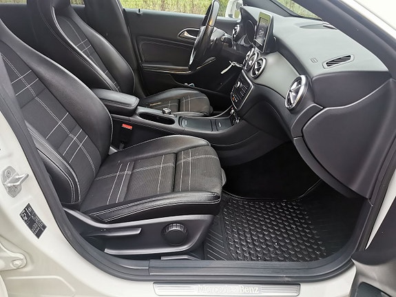 Mercedes-Benz CLA220 d 11 of 13