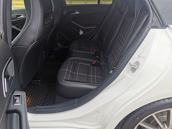 Mercedes-Benz CLA220 d 9 of 13