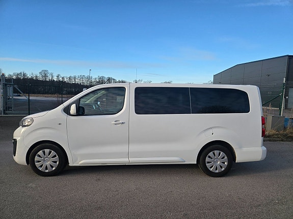 Peugeot Traveller 3 of 5