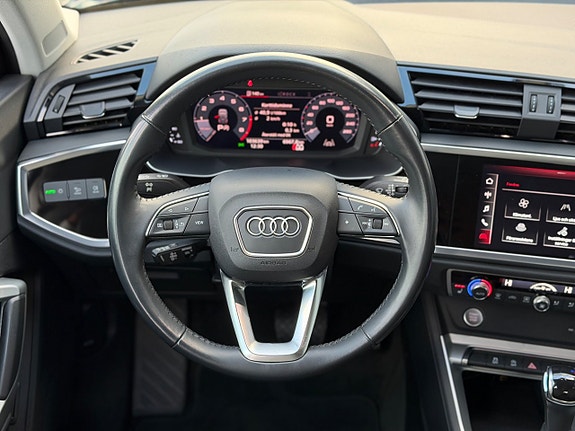 Audi Q3 12 of 18