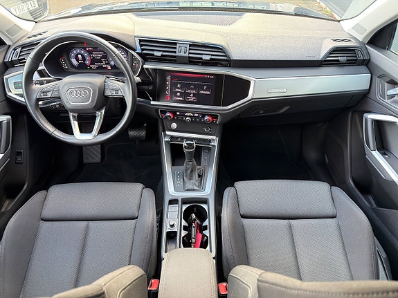 Audi Q3 11 of 18