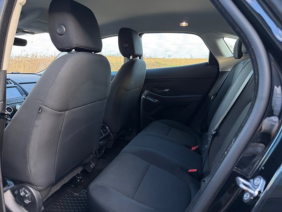Jaguar E-PACE 9 of 16
