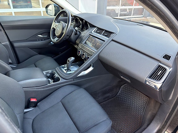 Jaguar E-PACE 13 of 16