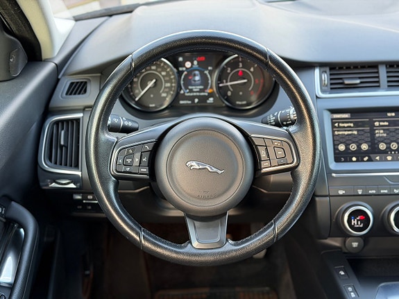 Jaguar E-PACE 11 of 16