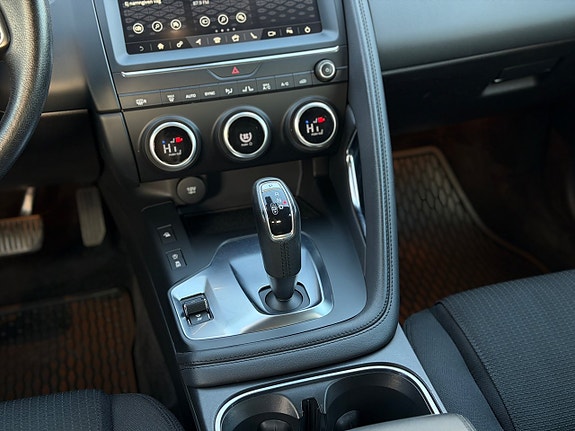 Jaguar E-PACE 16 of 16