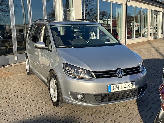 Volkswagen Touran 3 of 5