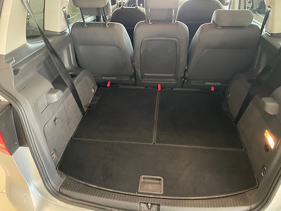 Volkswagen Touran 5 of 5