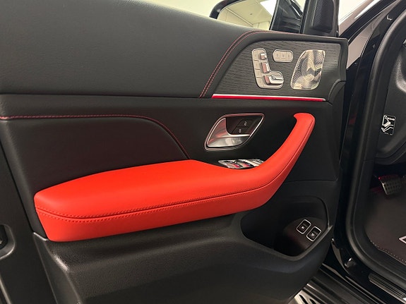 Mercedes-Benz GLE53 14 of 21