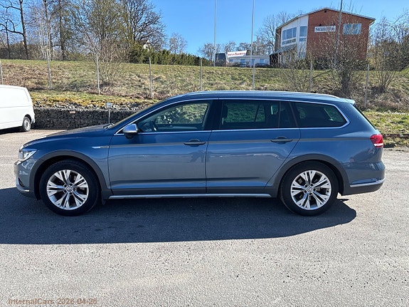 Volkswagen Passat Alltrack 4 of 5