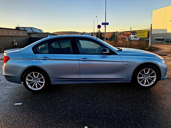 BMW 320 9 of 16