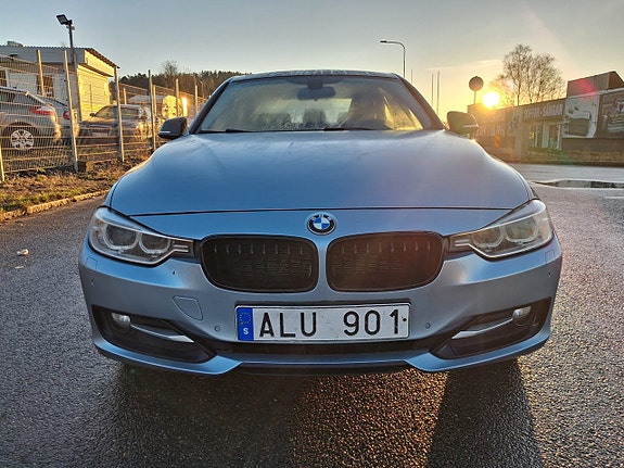 BMW 320 8 of 16