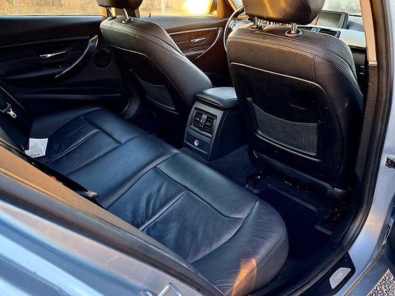 BMW 320 13 of 16