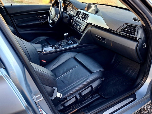 BMW 320 10 of 16