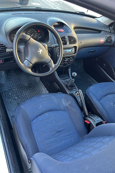Peugeot 206 8 of 14