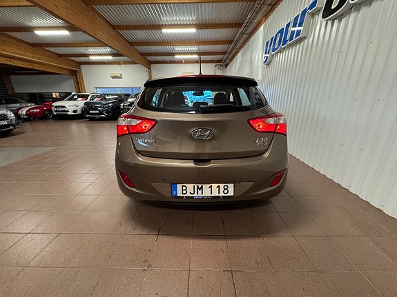 Hyundai i30 6 of 9