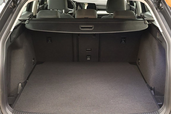 Volkswagen Golf VIII 11 of 30