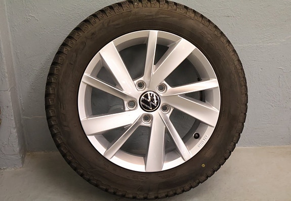 Volkswagen Golf VIII 15 of 30