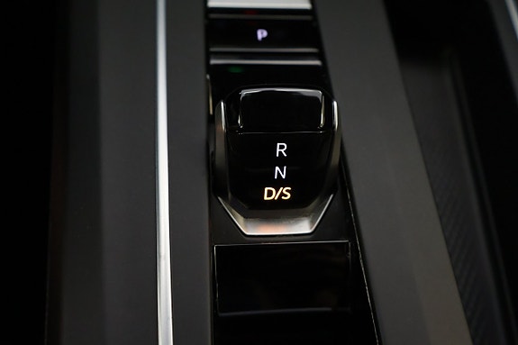 Volkswagen Golf VIII 16 of 30
