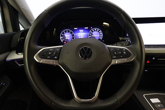 Volkswagen Golf VIII 21 of 30