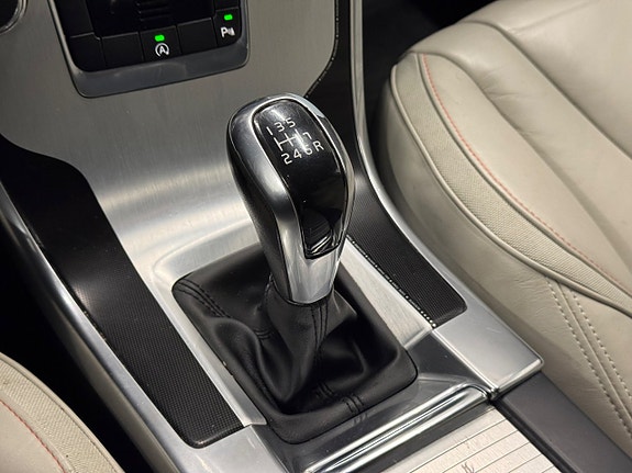 Volvo XC60 15 of 19