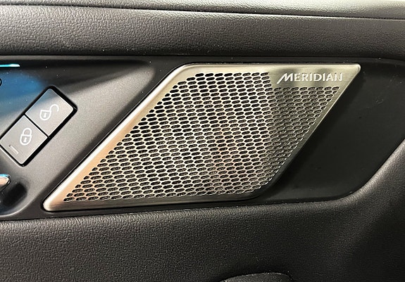 Jaguar I-PACE 16 of 21