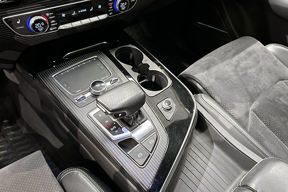 Audi Q7 25 of 26