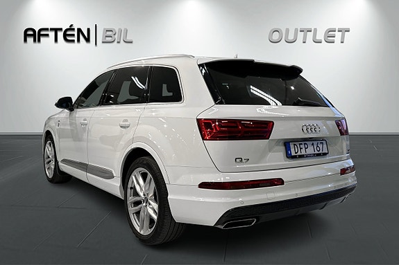 Audi Q7 9 of 26